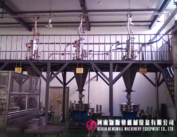 真空上料機(jī)配套旋振篩使用設(shè)備現(xiàn)場(chǎng)