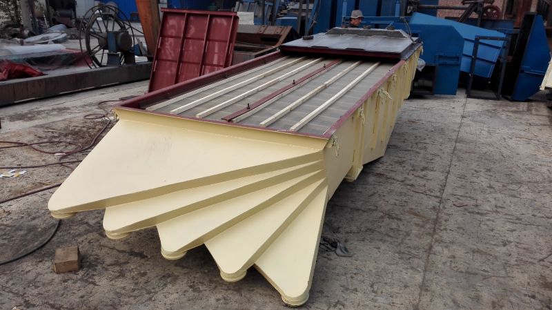 4層1040直線篩網架、上蓋安裝中