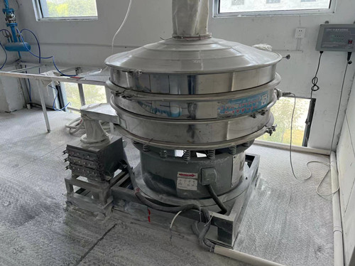 山東客戶全不銹鋼超聲波振動篩、除鐵器使用現(xiàn)場