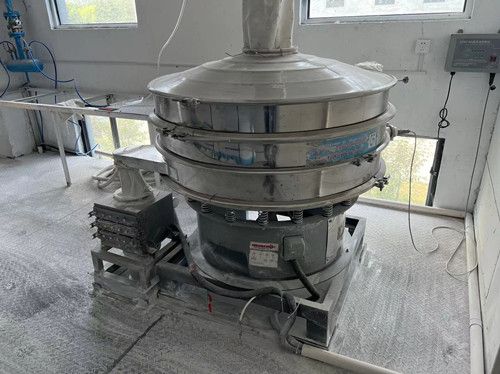 山東客戶全不銹鋼超聲波振動篩、除鐵器使用現(xiàn)場