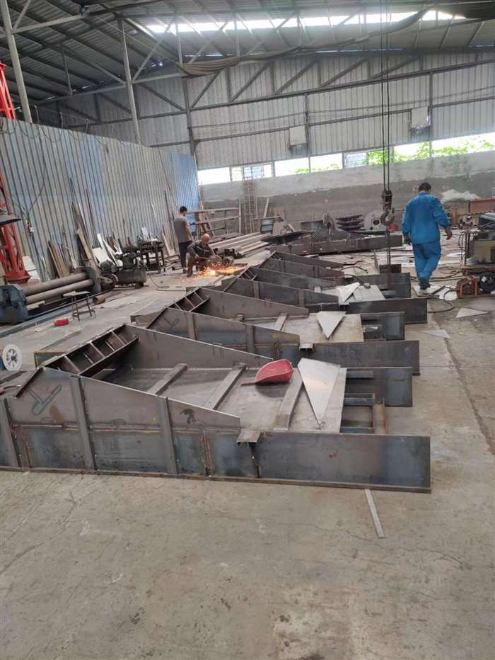 生產(chǎn)車間一直在加班加點生產(chǎn)制作各種設(shè)備，歡迎咨詢下單！