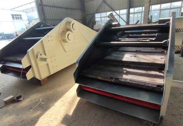 YA圓振篩和聚氨酯脫水篩 篦條脫水篩，緊張有序 加工生產(chǎn)中