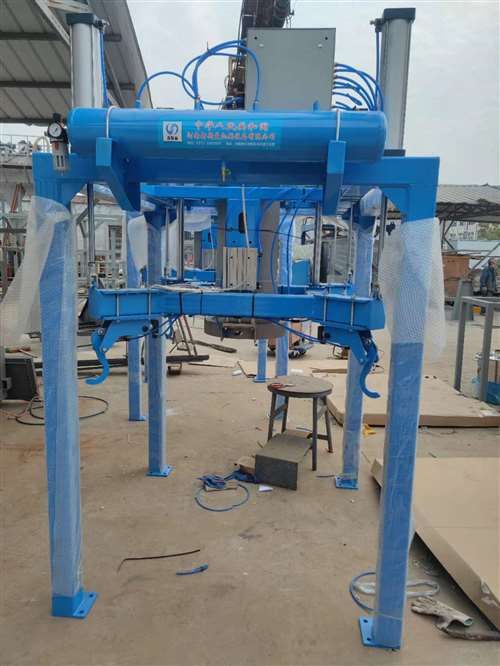 噸包自動包裝機(jī)，帶除塵承重功能，方便高效快捷，放您的車間再無粉塵。