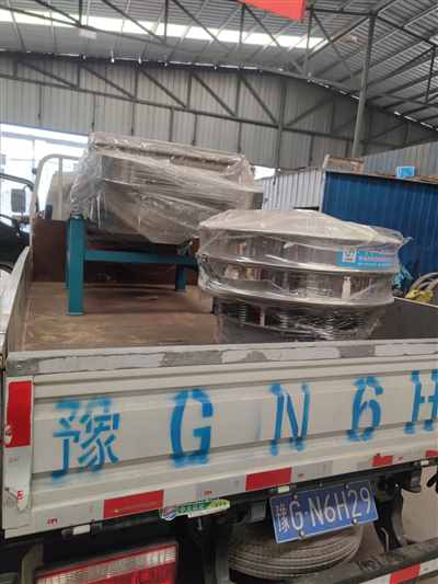 寒冷和疫情，也擋不住我們發(fā)貨的腳步，直線篩給料機(jī)等設(shè)備發(fā)貨