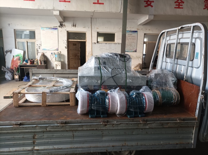 振動平臺、電機發(fā)貨