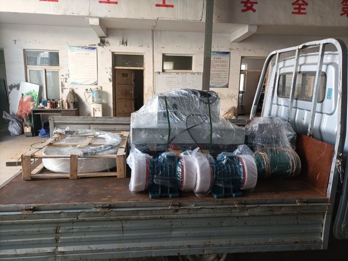 振動(dòng)平臺(tái)、電機(jī)發(fā)貨