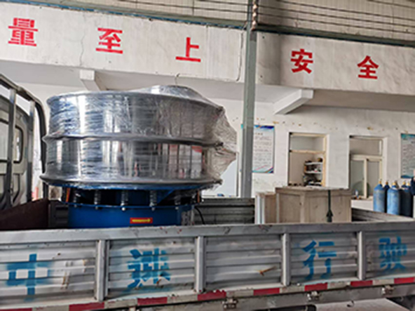 1200型旋振篩、200型檢驗(yàn)篩發(fā)貨