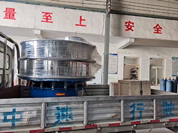 1200型旋振篩、200型檢驗篩發(fā)貨