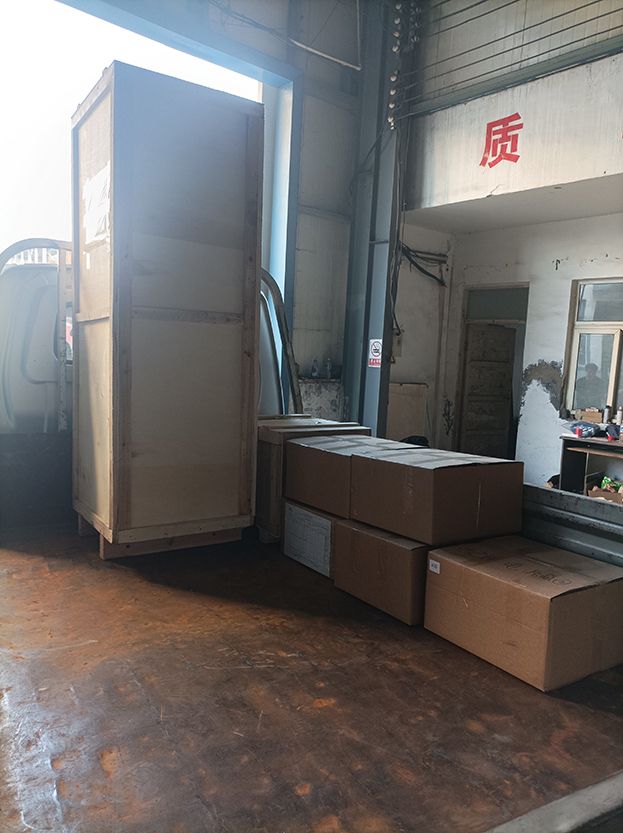 客戶定制400型超聲波旋振篩加配件發(fā)貨