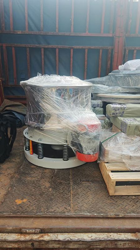 600型直排篩、篩框、網(wǎng)架、膠條等全部發(fā)貨