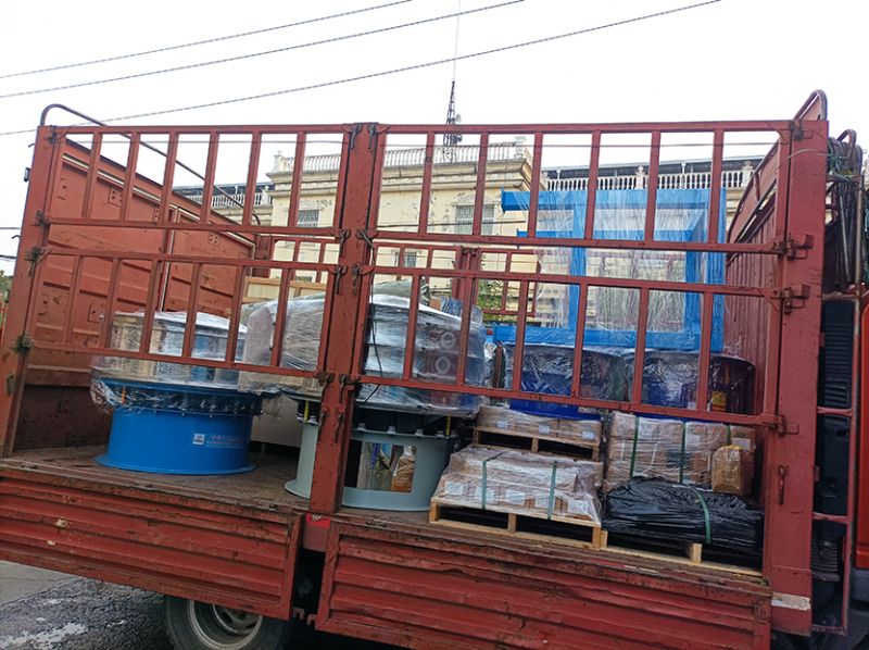 旋振篩、旋振篩底盤等發(fā)貨