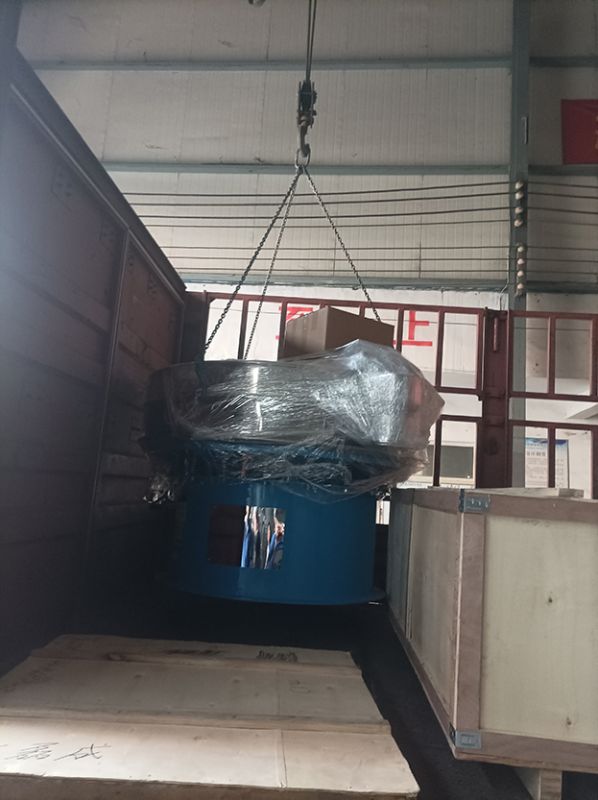 旋振篩、網架等發(fā)貨