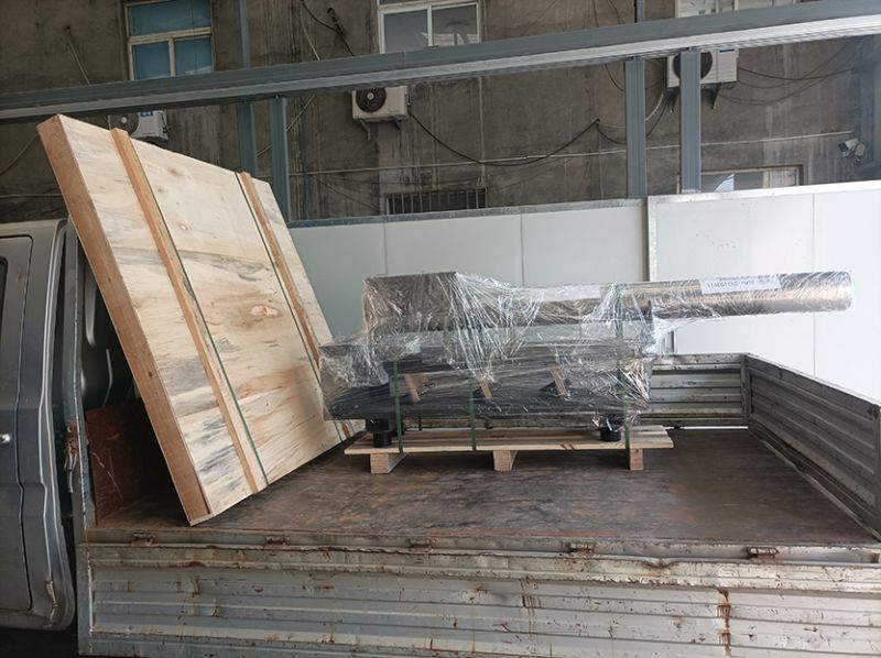 電磁振動給料機、網架發(fā)貨